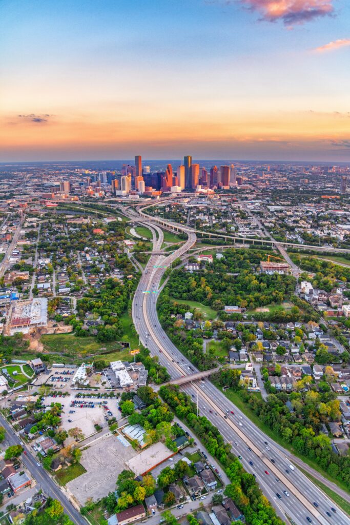 World Cup 2026 Weather Explained: What to Expect in All 16 Host Cities 3 Houston skyline at sunset showing one of the hottest host cities during the World Cup 2026