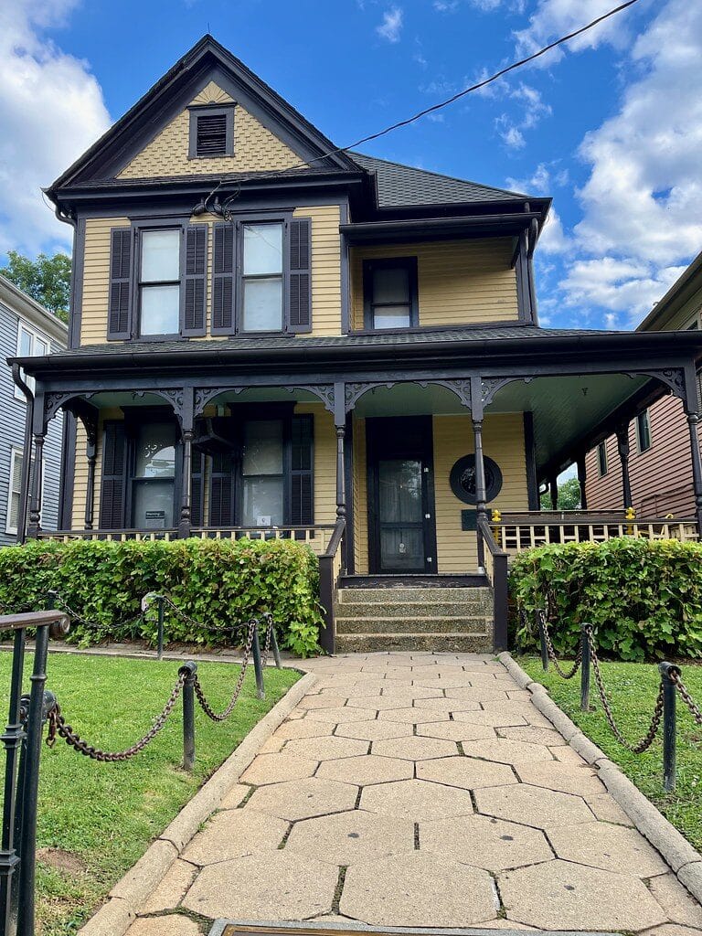 birth home of Martin Luther King Jr on Auburn Avenue in Atlanta with yellow and black Victorian facade