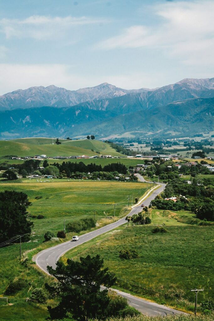 Best Internet Options for Travellers in New Zealand (2026) 10 green grass field with a mountain in the background